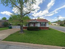 featured image of 1717 E Cherry St