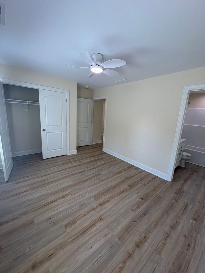 504 Addison Ave - Photo 6 of 10