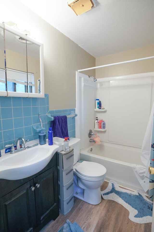 729 Golfview Dr - Photo 3 of 9