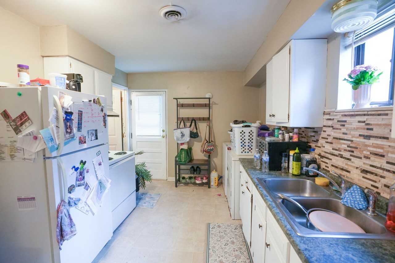 729 Golfview Dr - Photo 4 of 9