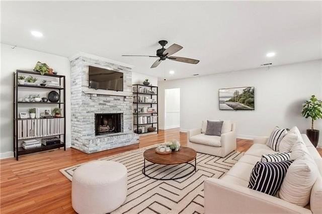 290 W Essex Dr - Photo 4 of 29
