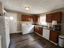 featured image of 733 Golfview Dr