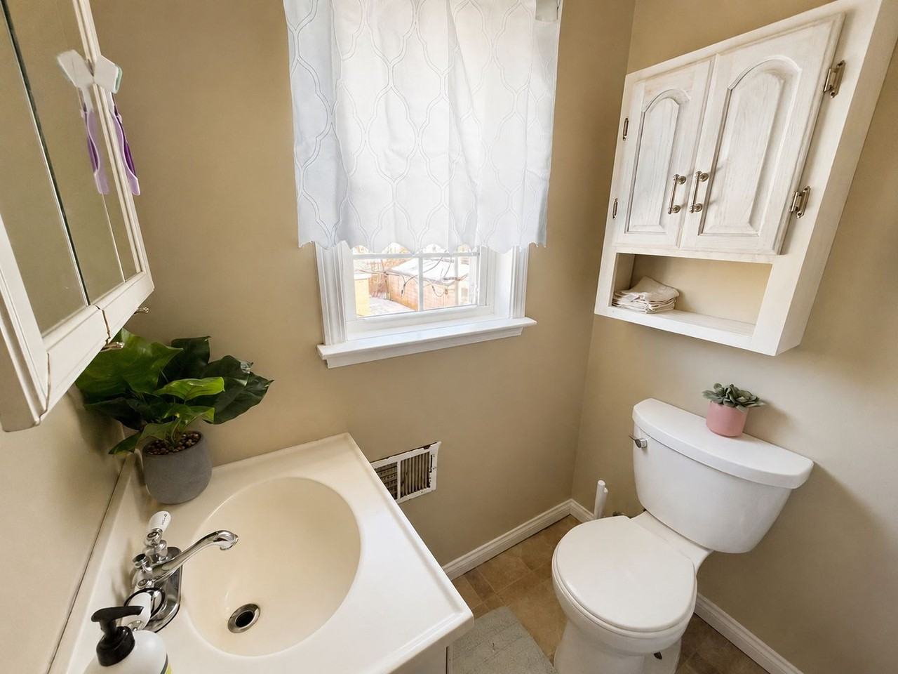 733 Golfview Dr - Photo 6 of 11