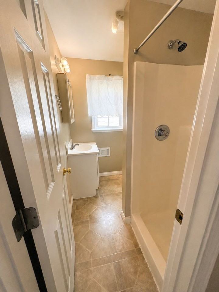 733 Golfview Dr - Photo 7 of 11