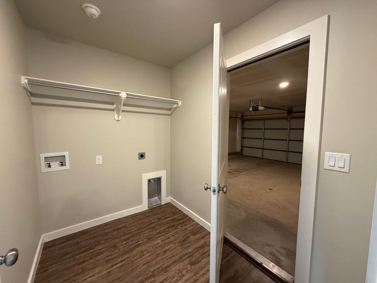 412 E 31st St - Photo 5 of 30