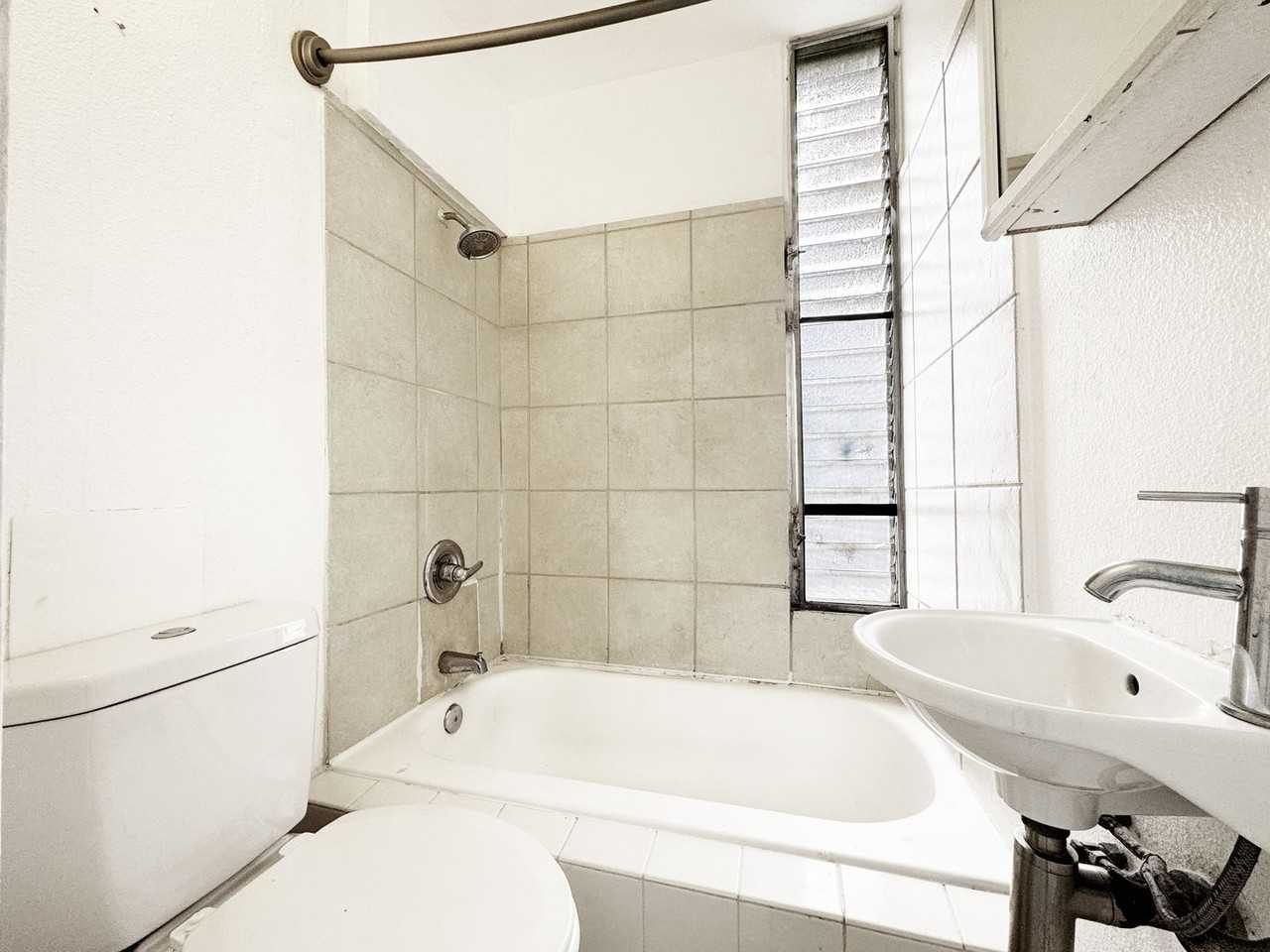 249 Kapili St #203 - Photo 4 of 7