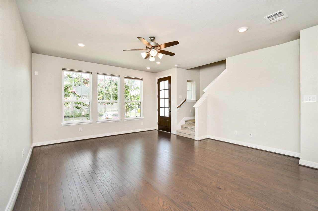18225 Crystal Knoll Dr - Photo 5 of 30