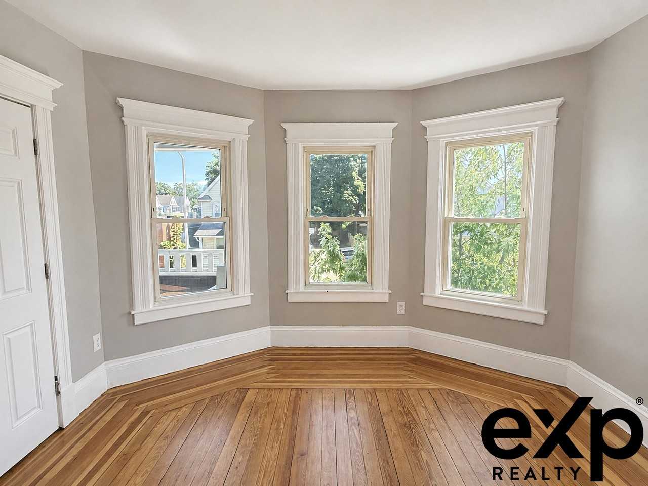 744 Carew St #2 - Photo 6 of 15