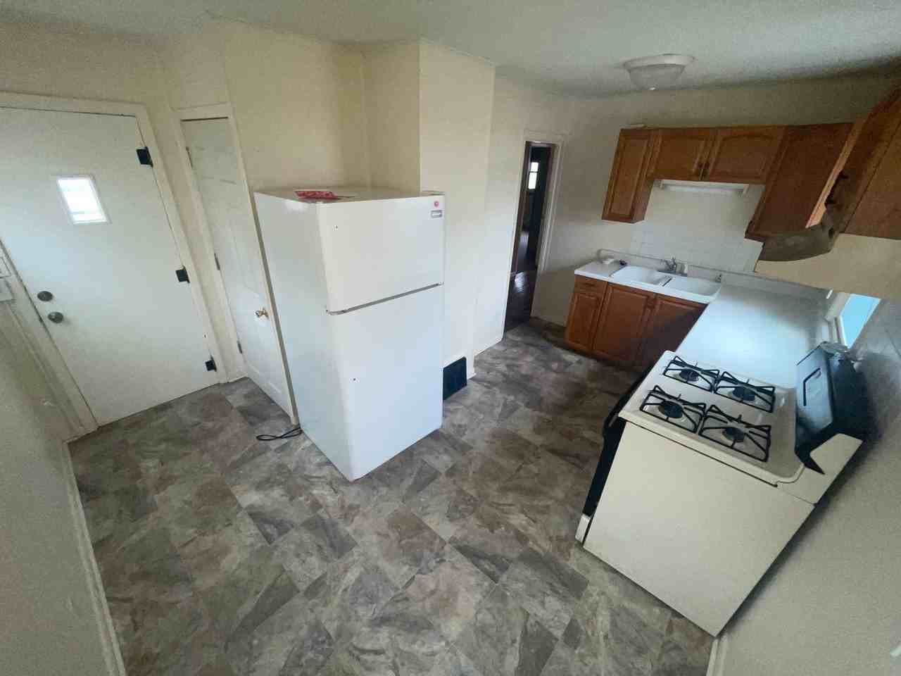 17 Ruth Ct - Photo 2 of 7