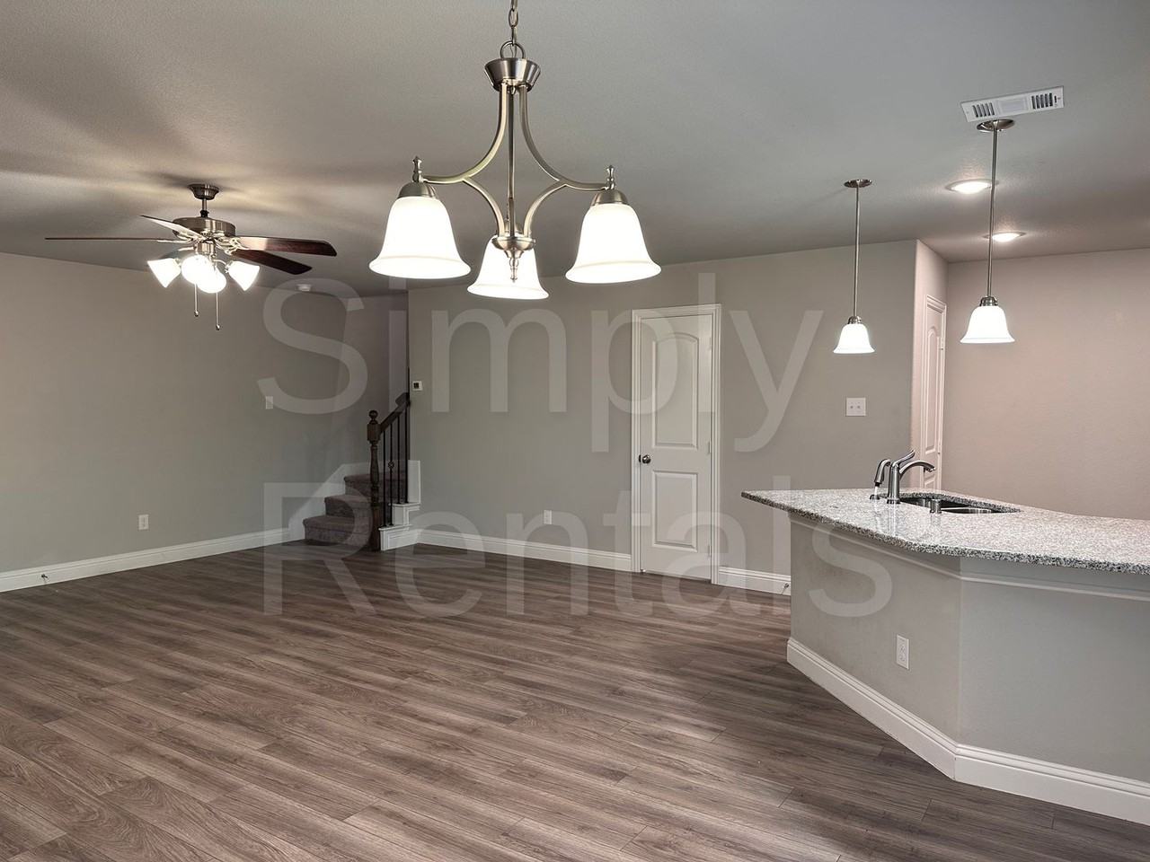 6801 Jade Dr - Photo 3 of 17