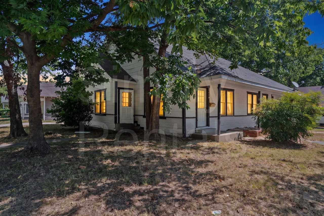 1410 Sycamore St - Photo 2 of 29