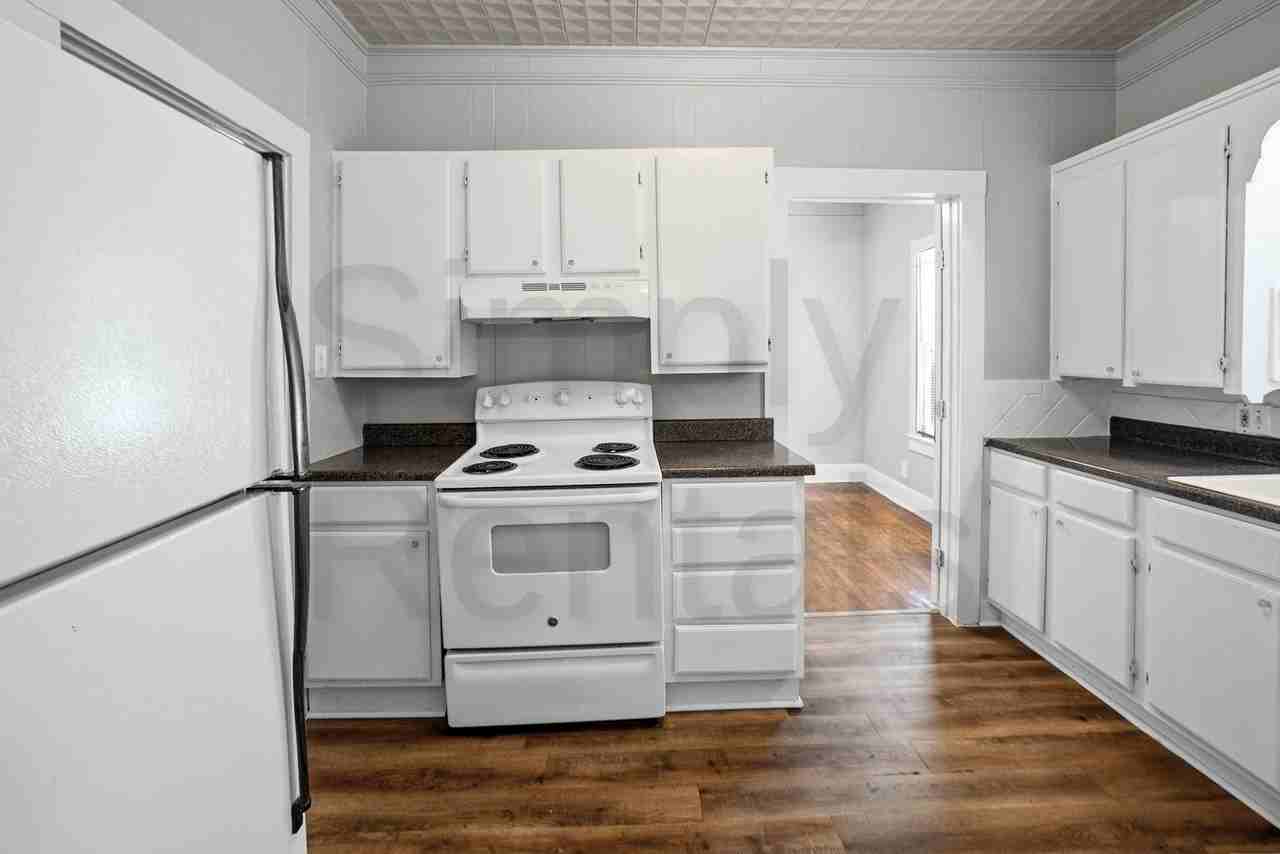 1410 Sycamore St - Photo 6 of 29