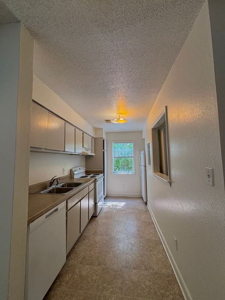 2502 Avent Ferry Rd - Photo 3 of 16