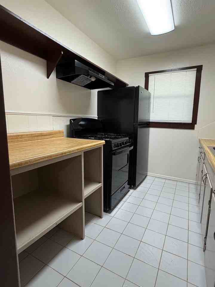 6213 Nw Cherry Ave - Photo 7 of 11