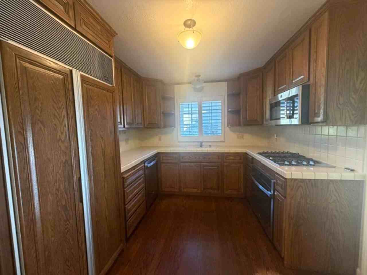 1227 Nadina St - Photo 5 of 14