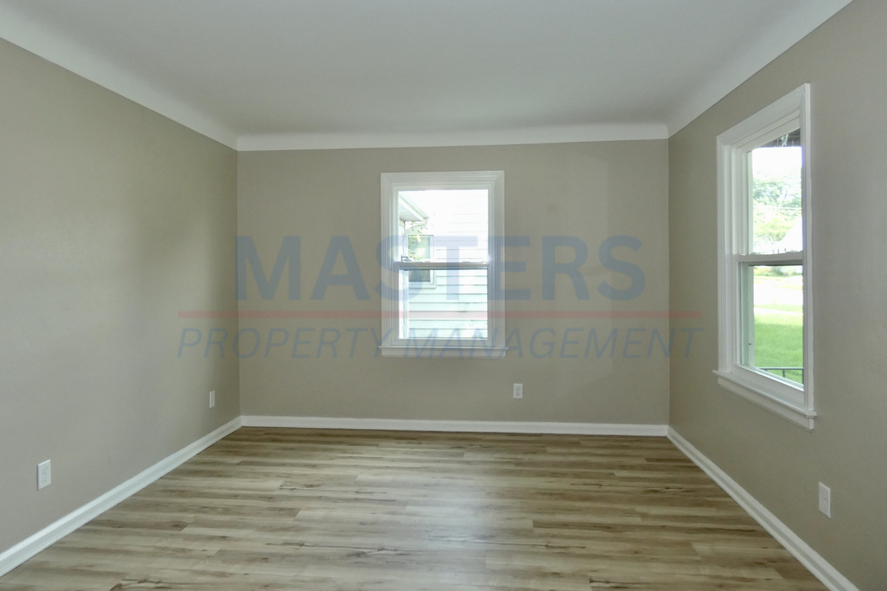 3453 Saint Bernard Dr - Photo 2 of 21
