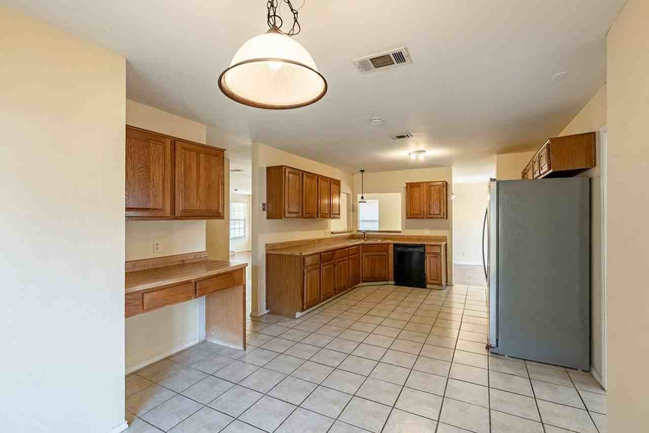 2403 Monarch Dr - Photo 6 of 19