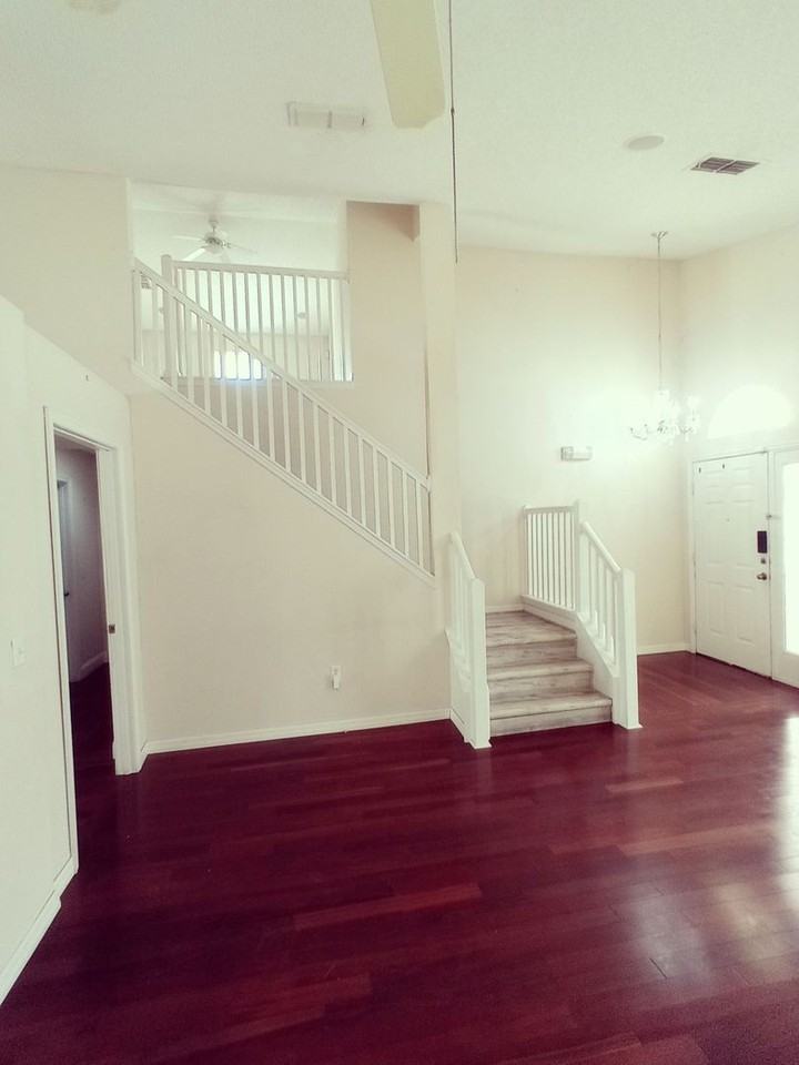 17411 Woodcrest Way - Photo 4 of 47