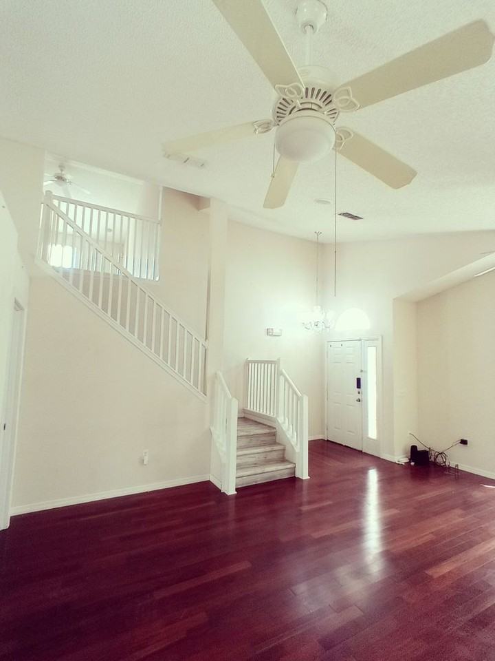 17411 Woodcrest Way - Photo 5 of 47