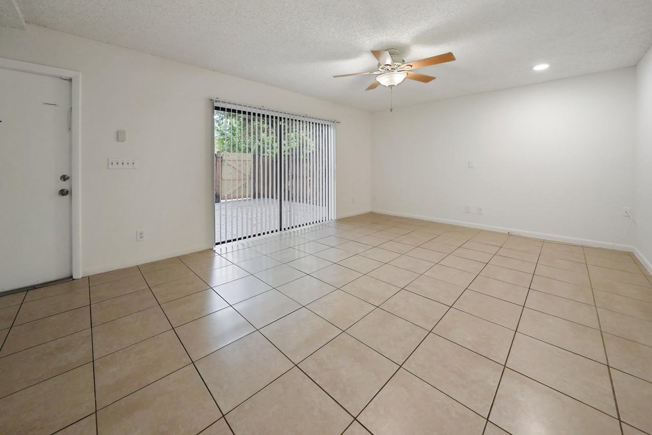 237 Alemeda Dr - Photo 2 of 23