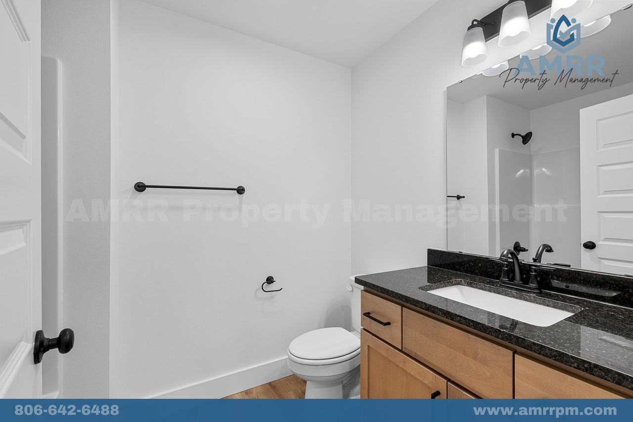 1804 Ferguson St - Photo 4 of 38