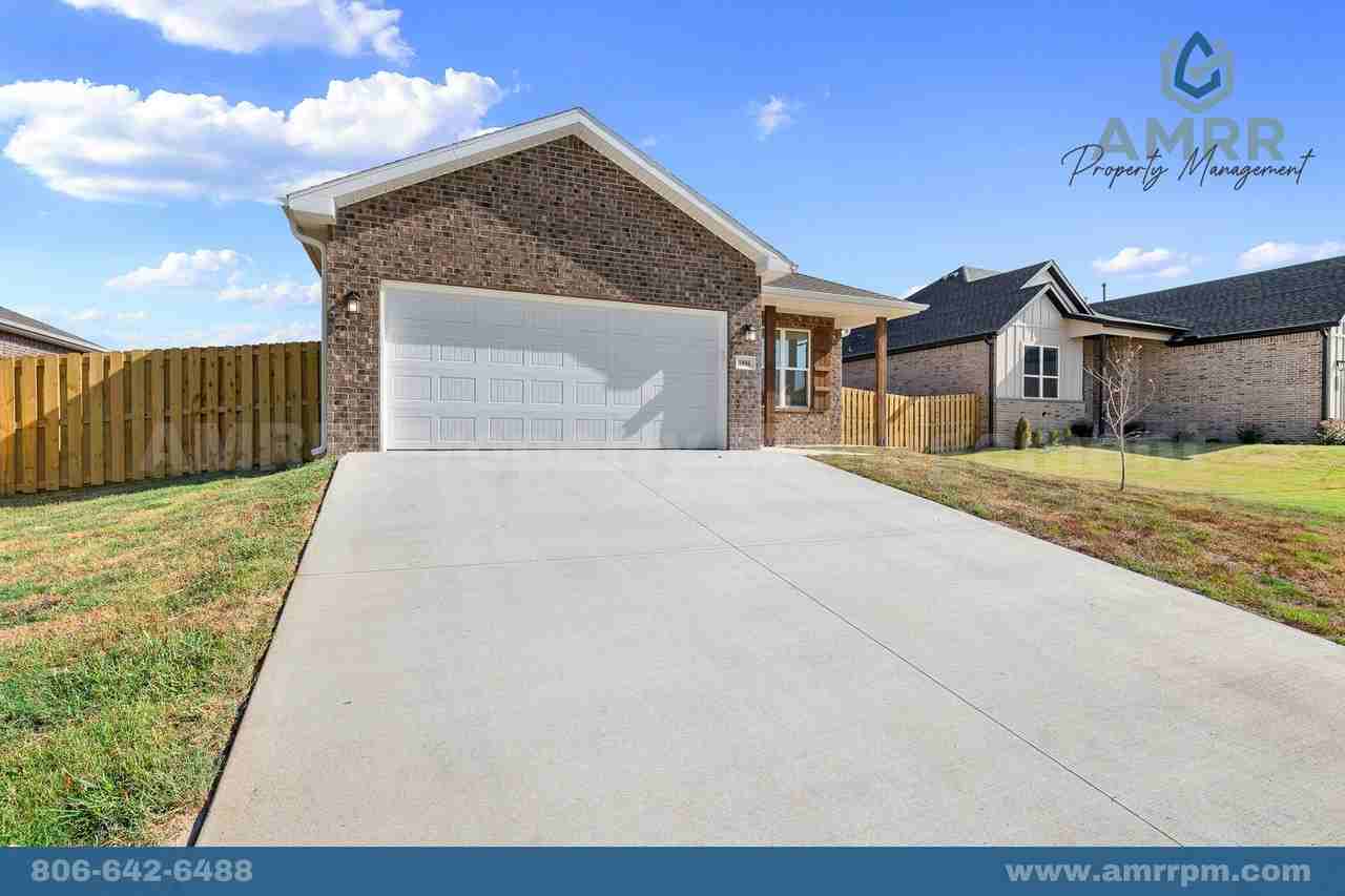1806 Ferguson St - Photo 6 of 33