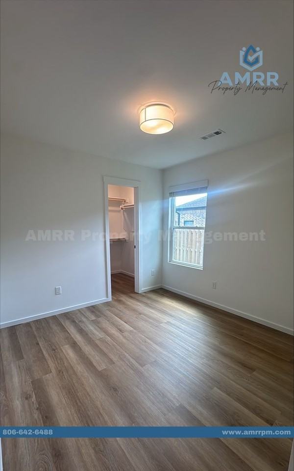 1917 Porter St - Photo 2 of 22