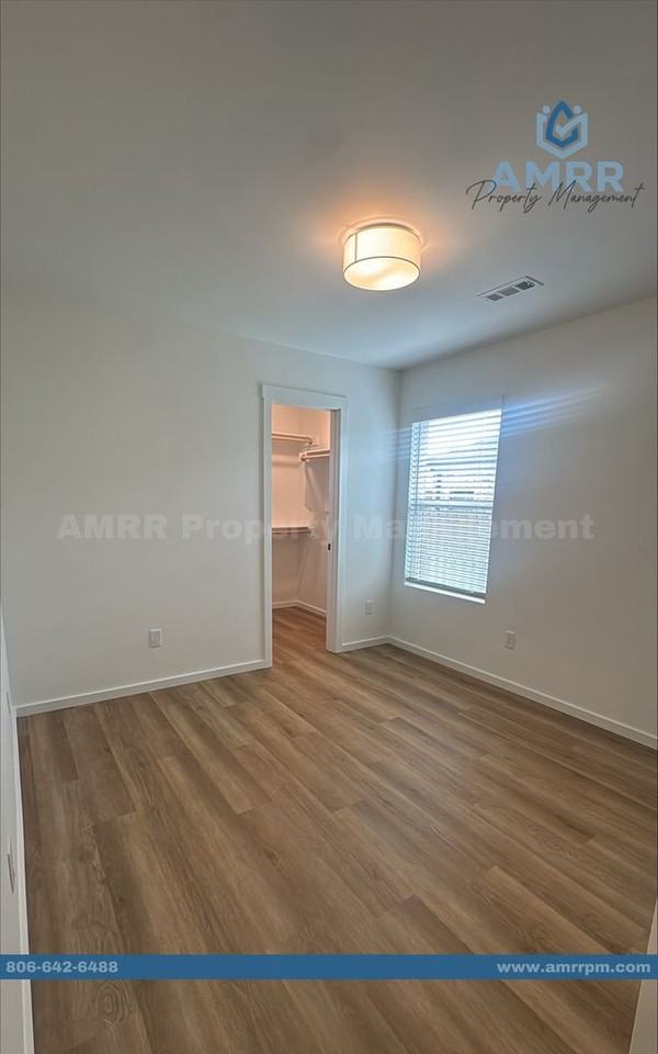 1917 Porter St - Photo 3 of 22