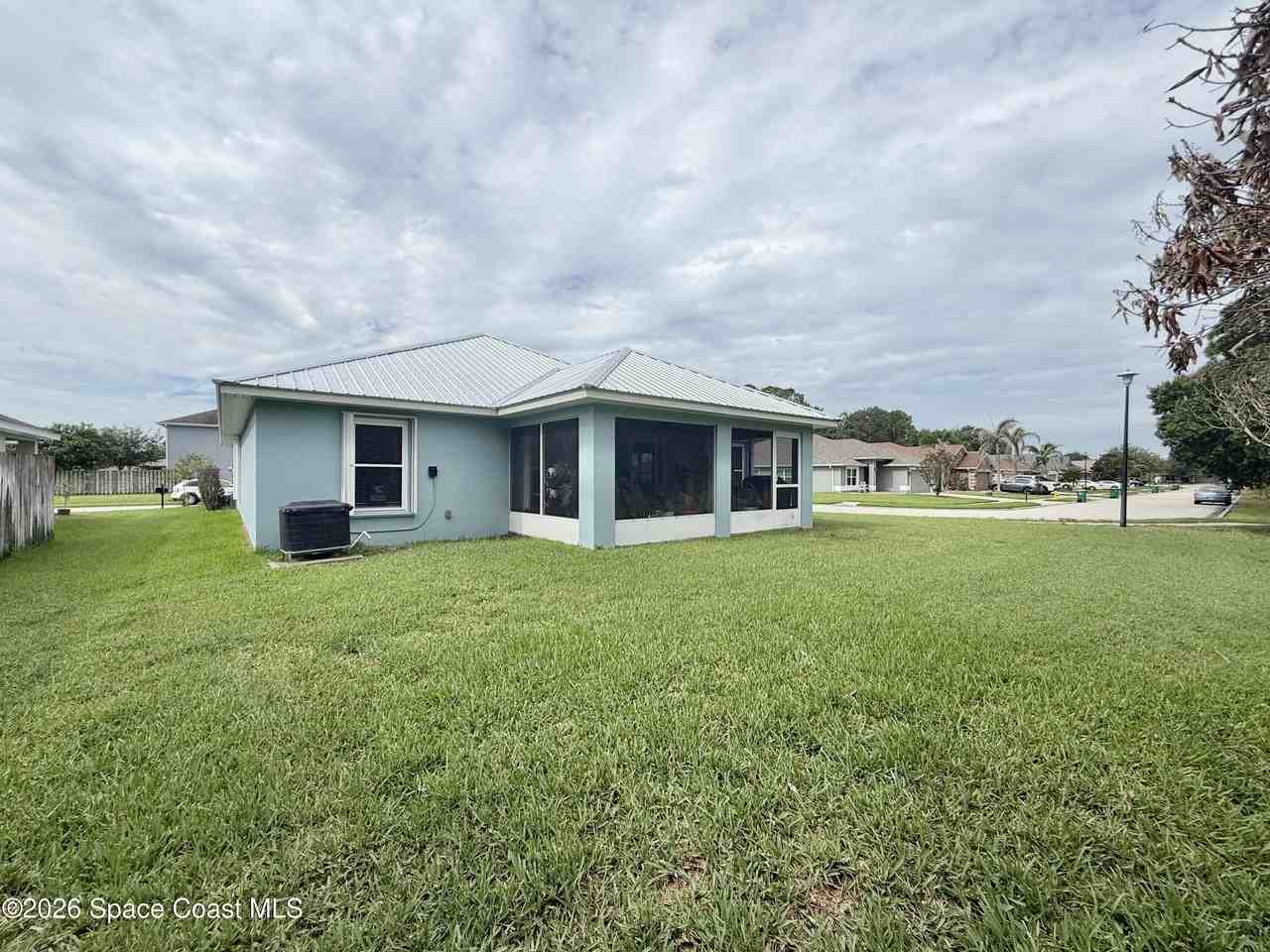 4210 Aria Dr - Photo 7 of 32