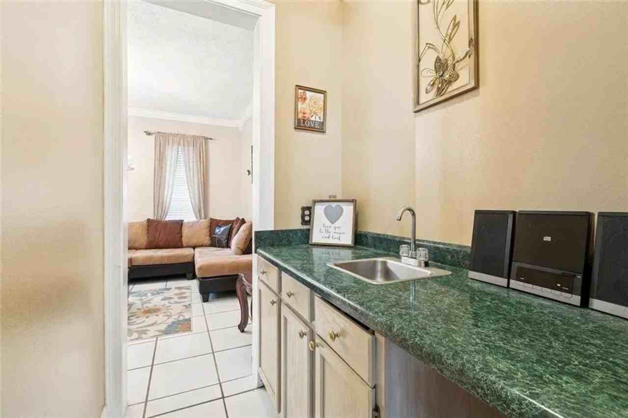 2565 Kismet St - Photo 4 of 23