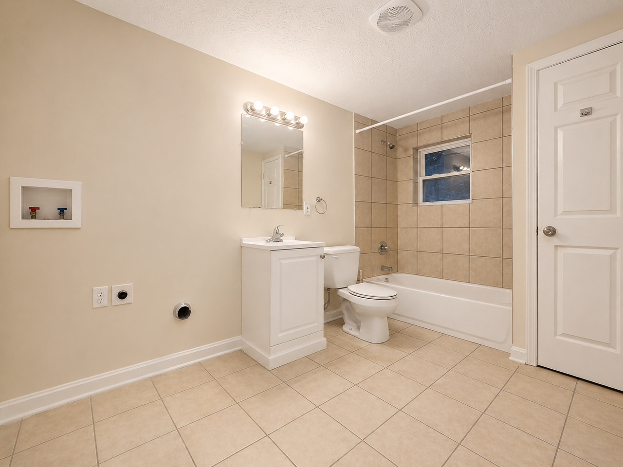 7300 Southside Dr - Photo 3 of 5