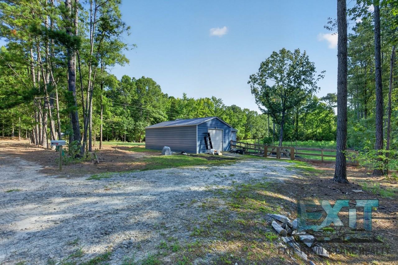 23 Moseley Dr - Photo 4 of 23