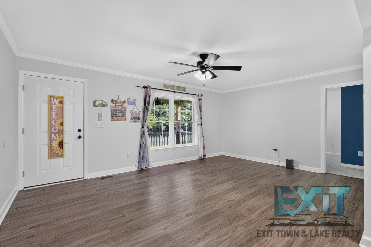 23 Moseley Dr - Photo 6 of 23
