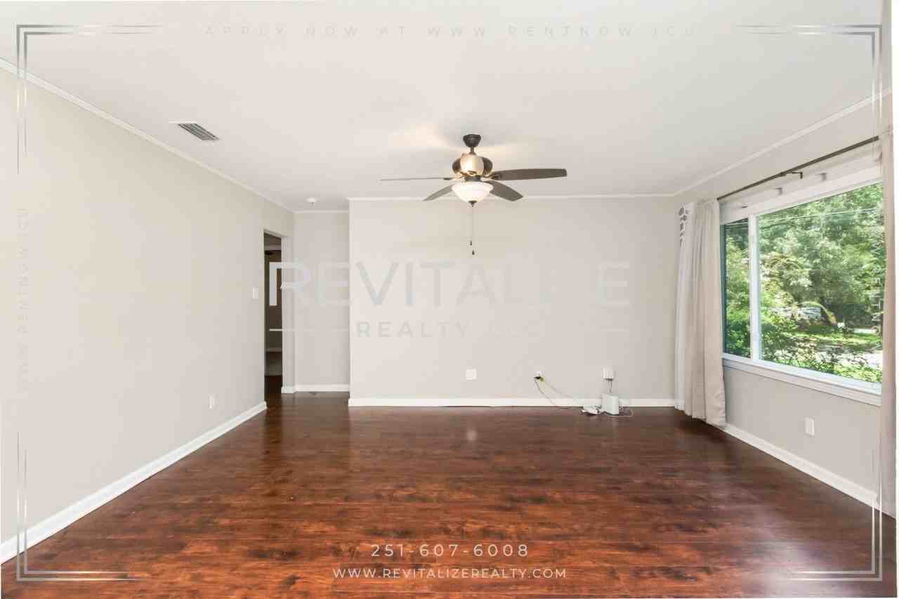 4053 Sallie Ct - Photo 7 of 36