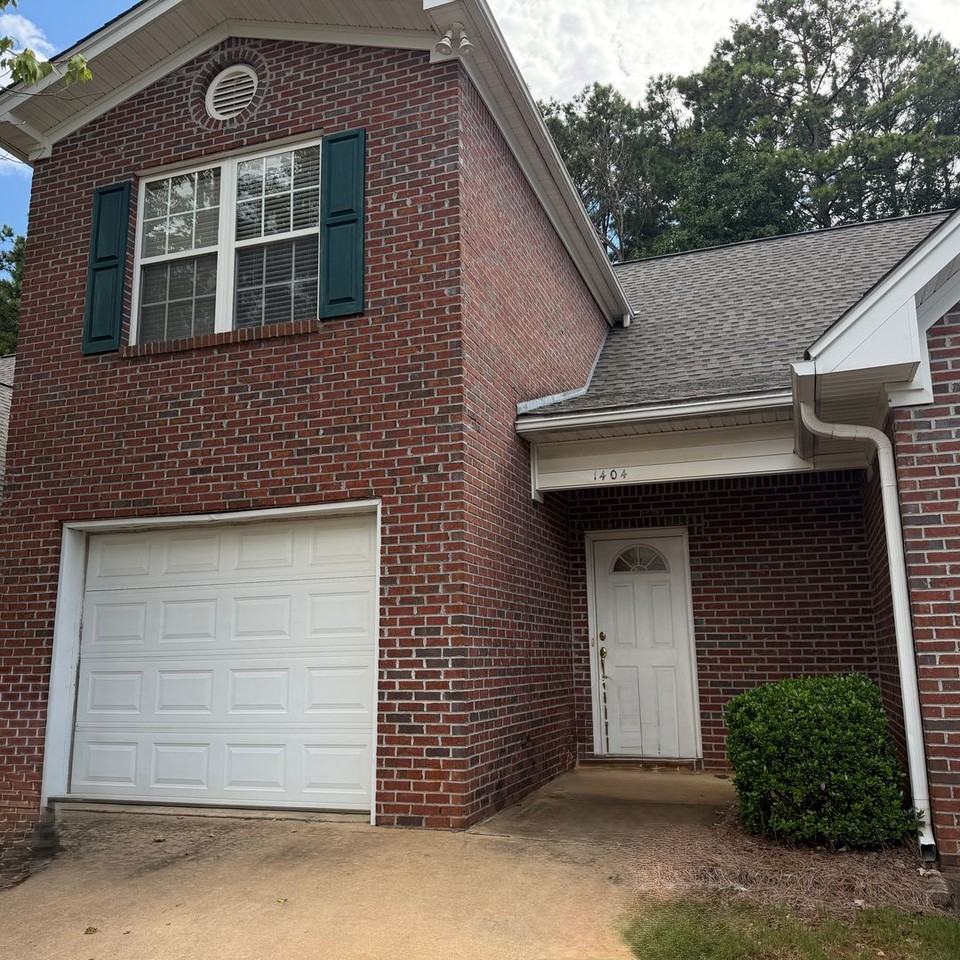 2428 E University Dr
