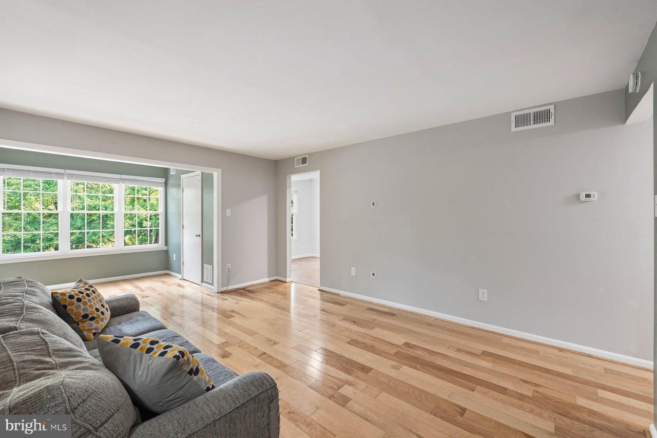 2401 Normandy Square Pl - Photo 5 of 30