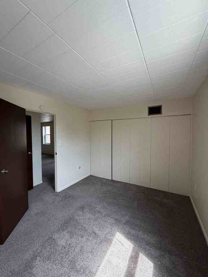 88 Sheridan Ave - Photo 7 of 8