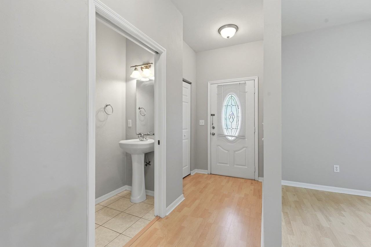 162 Sw 145th Dr - Photo 3 of 31
