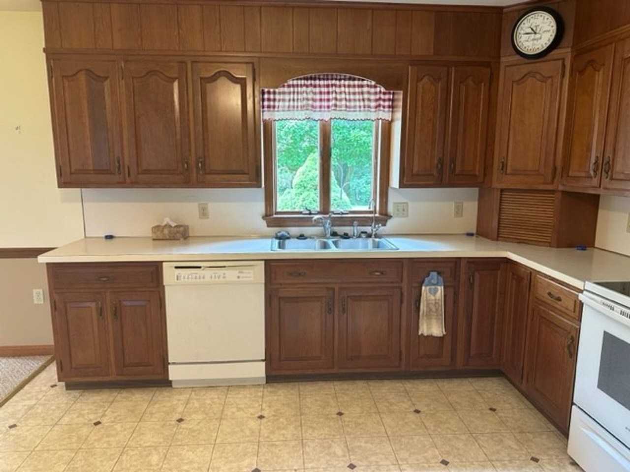 237 Cut Rd - Photo 5 of 50
