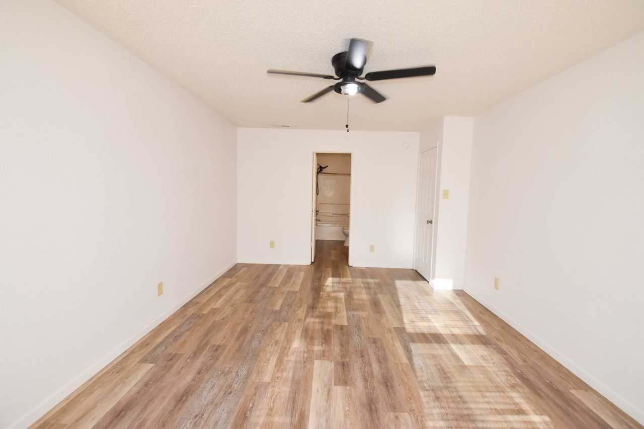 551 Runnymede Ct - Photo 7 of 20
