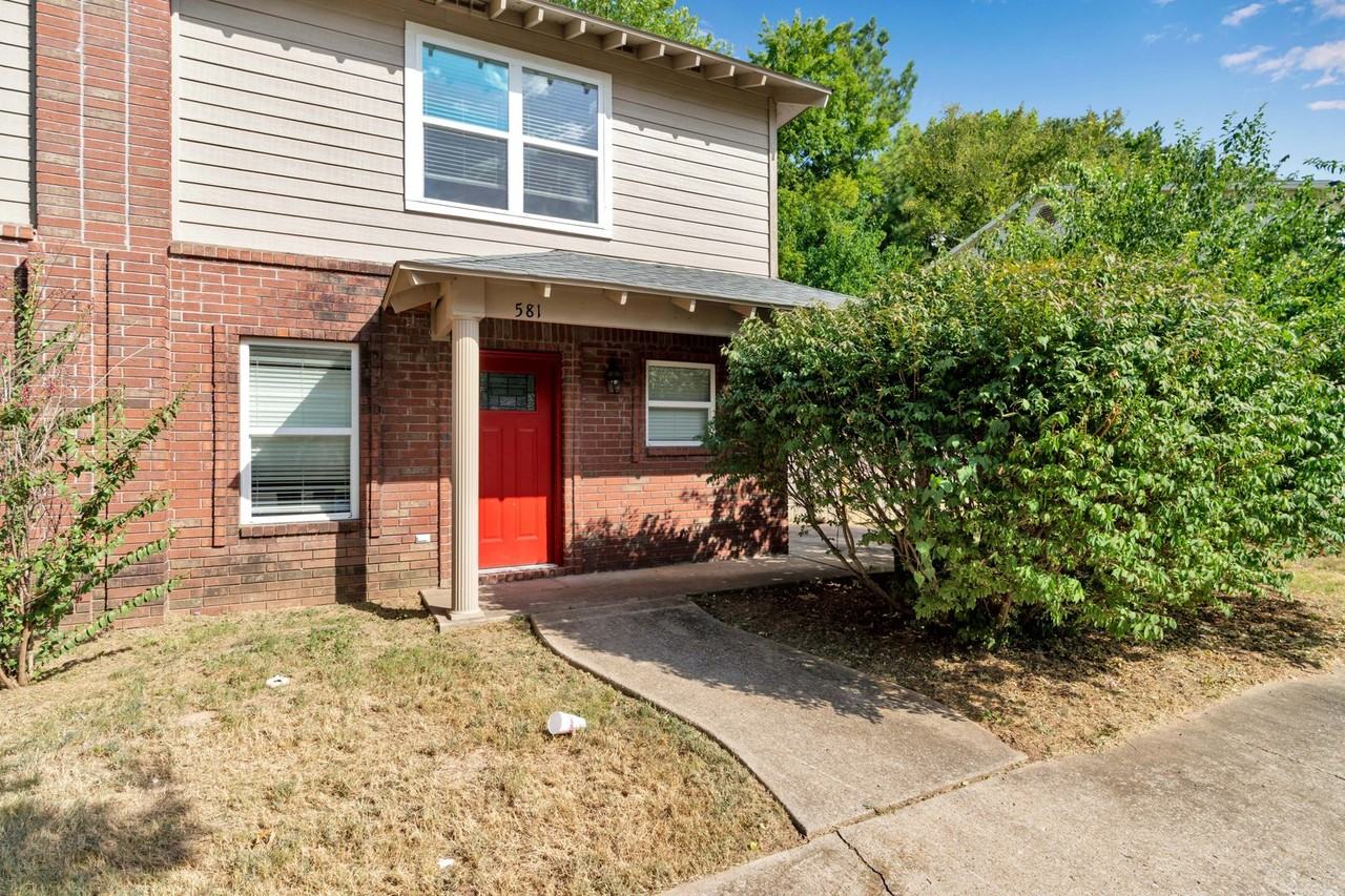 581 W Moan Pl - Photo 2 of 22