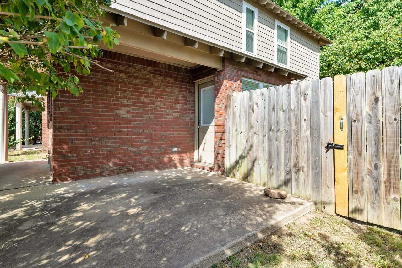 581 W Moan Pl - Photo 3 of 22