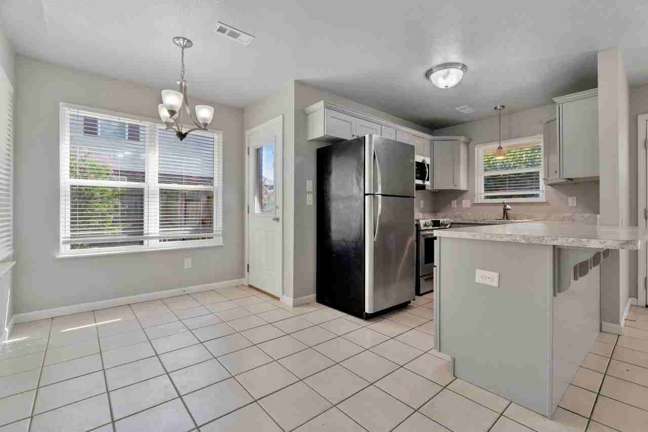 581 W Moan Pl - Photo 6 of 22