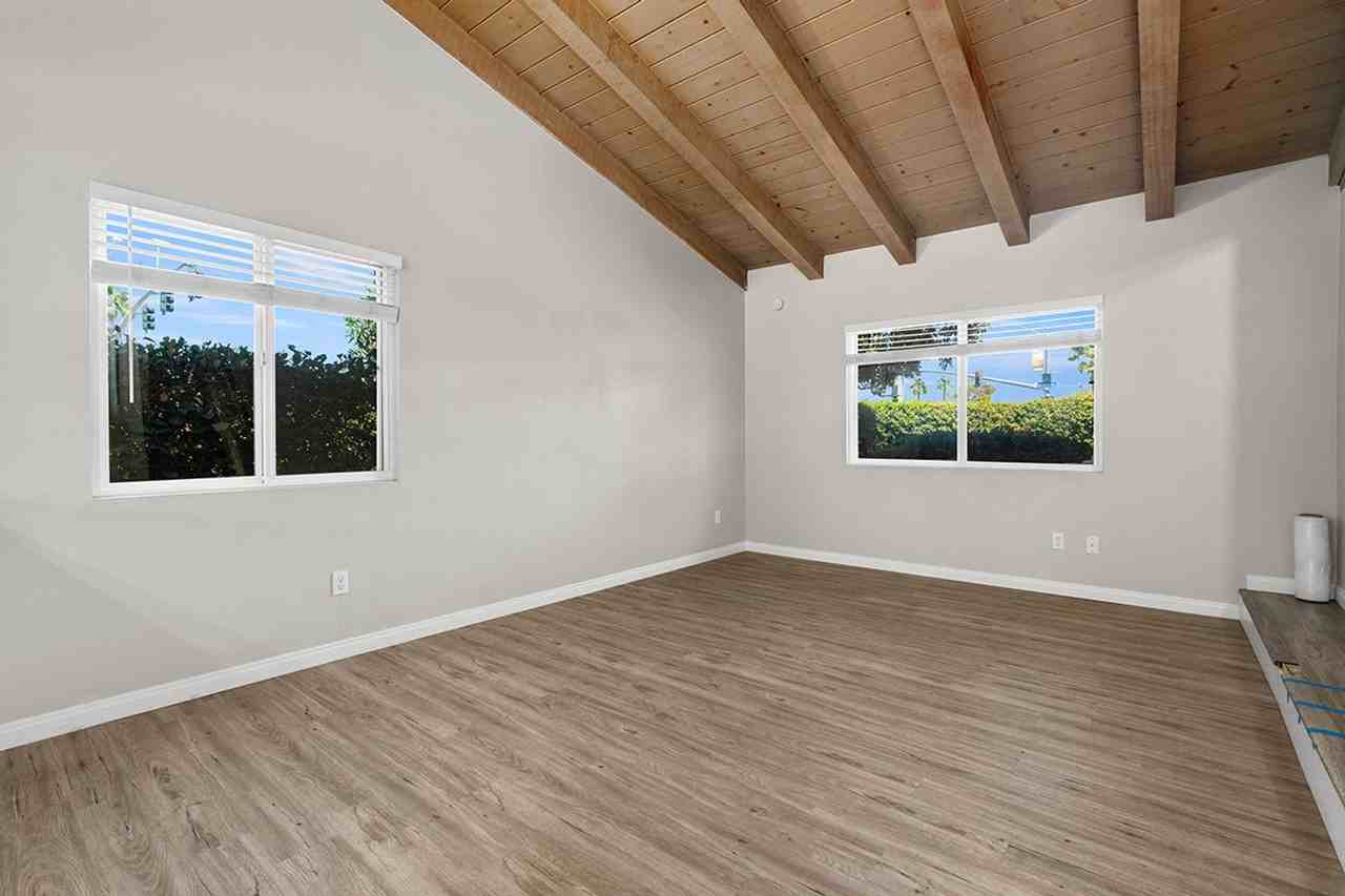 4174 Genesee Ave - Photo 4 of 35