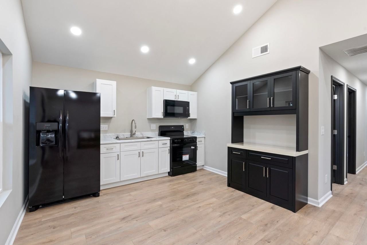 804 Martin St - Photo 2 of 29