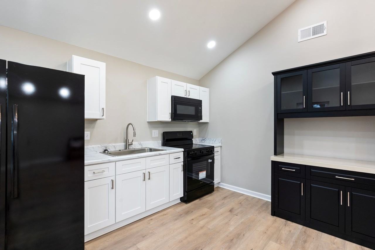 804 Martin St - Photo 5 of 29