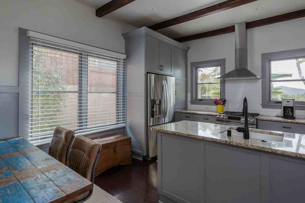 907 Rachel Ct - Photo 2 of 20