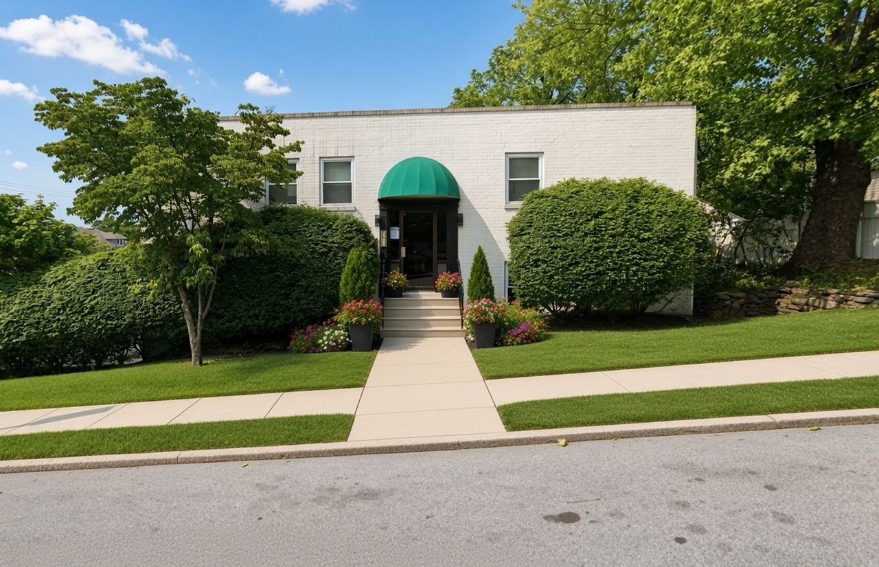 1621 Old York Road - Photo 5 of 10
