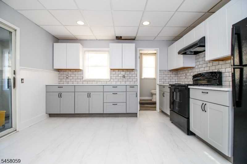 2 Baker Ave - Photo 3 of 23
