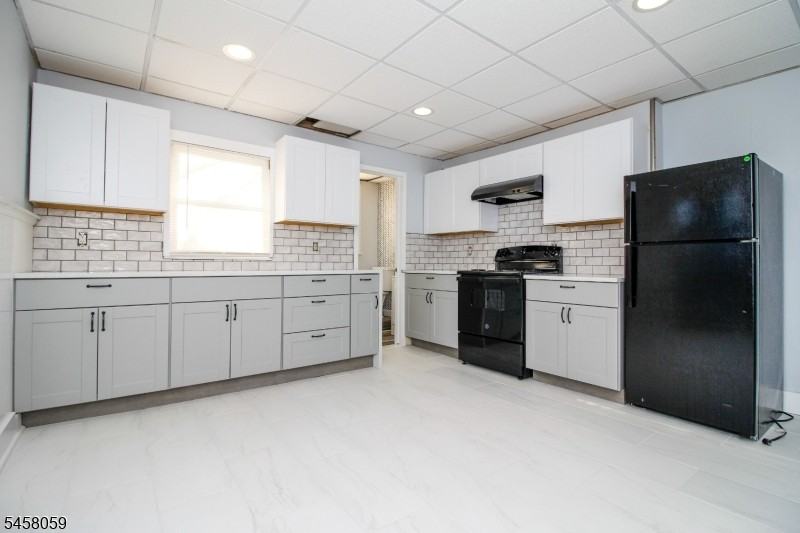 2 Baker Ave - Photo 4 of 23